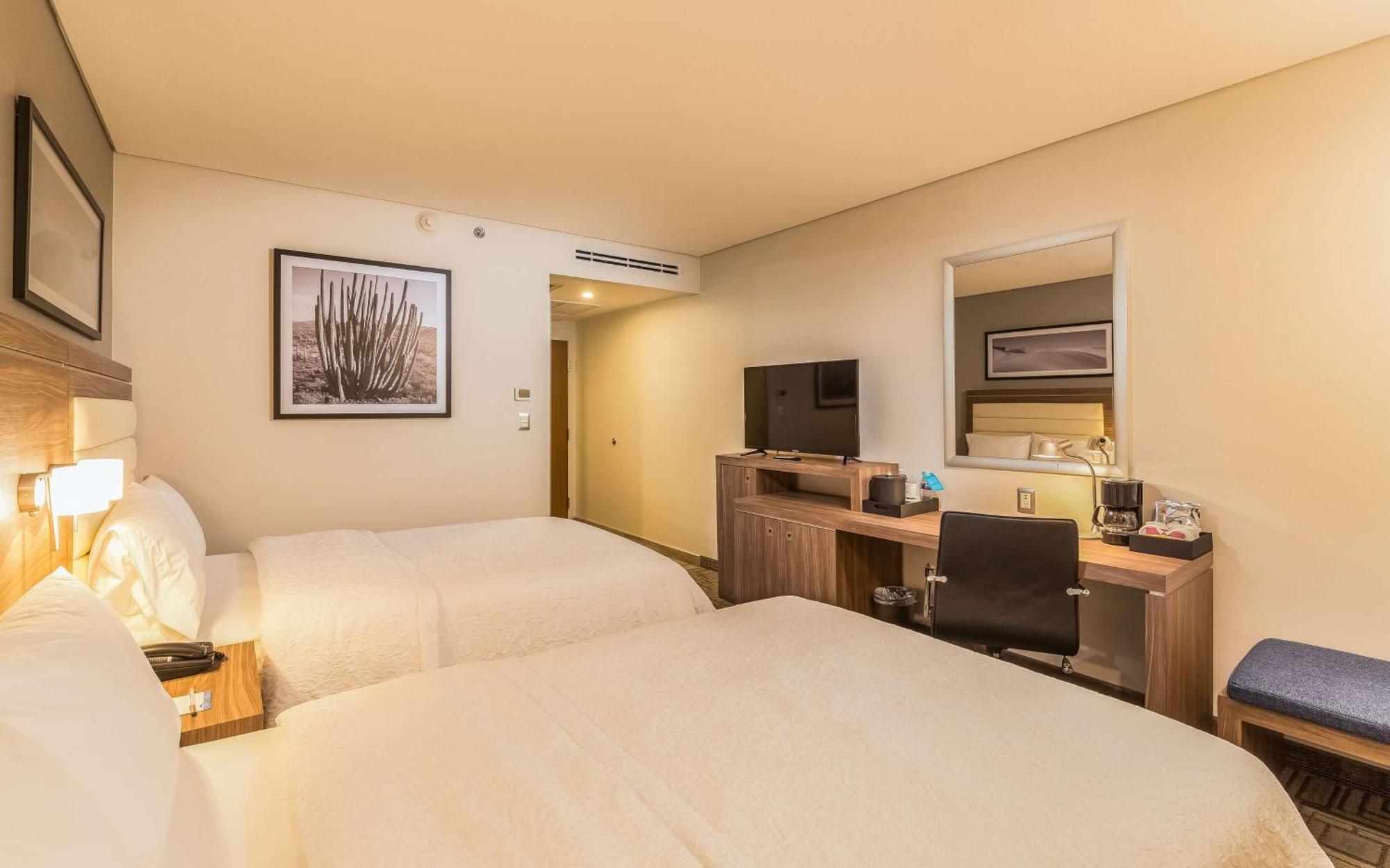 Hampton Inn By Hilton Tijuana Exteriör bild
