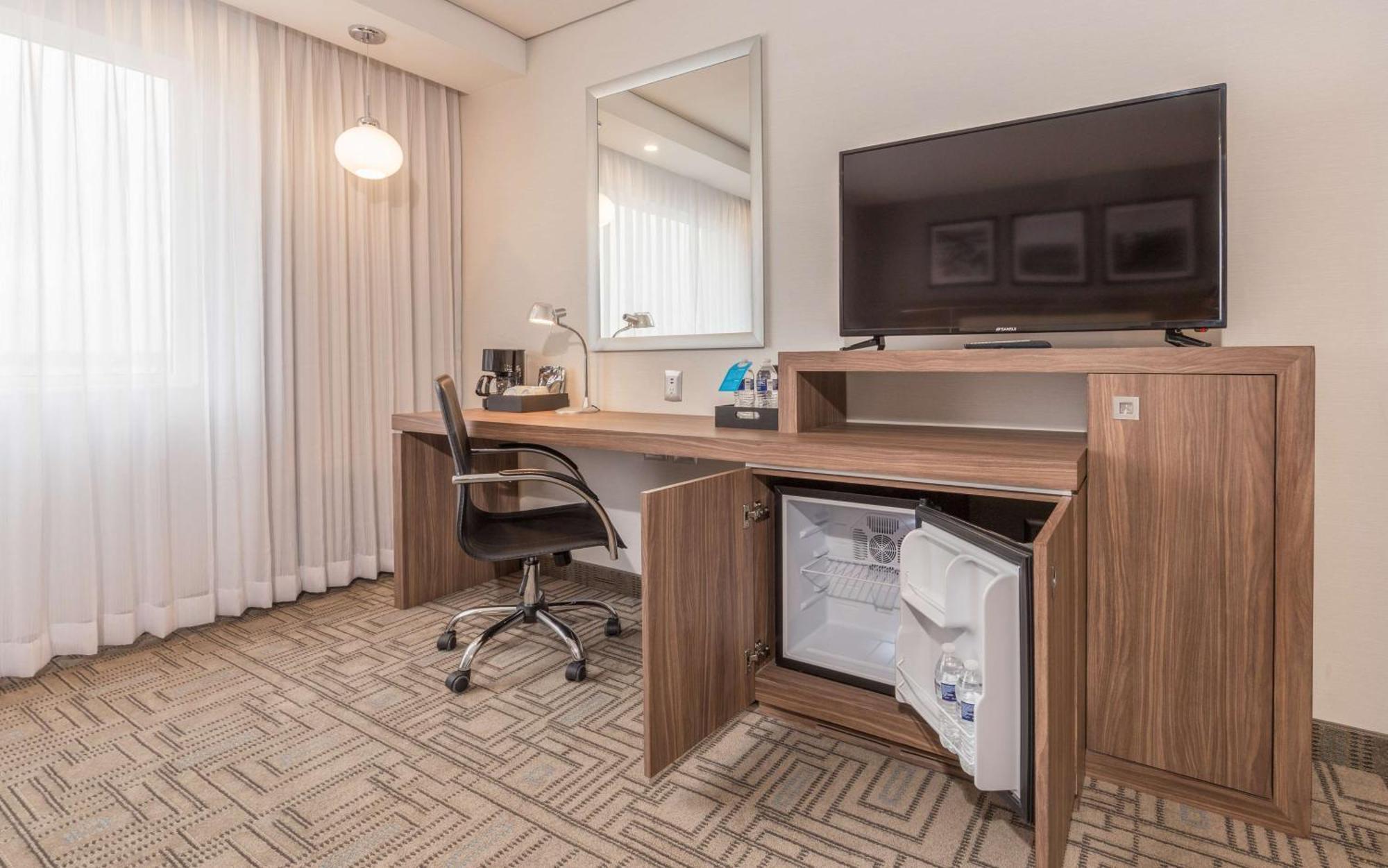 Hampton Inn By Hilton Tijuana Exteriör bild